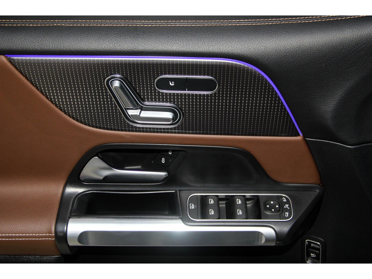 Mercedes-Benz GLB 2023