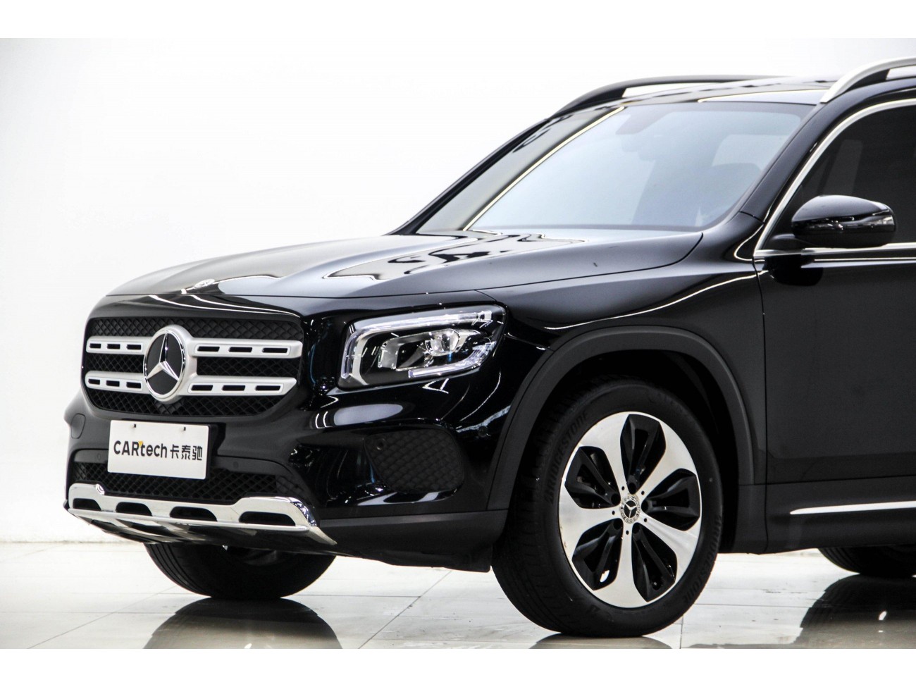Mercedes-Benz GLB 2023