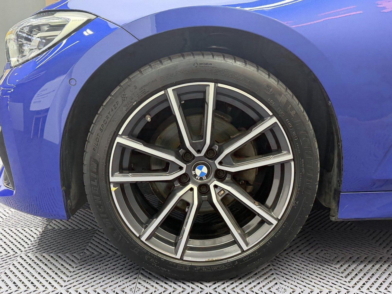BMW 325Li 2021