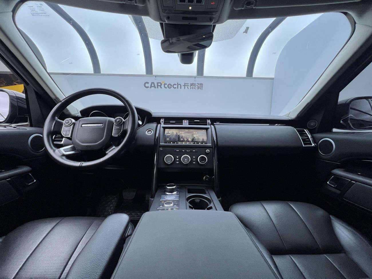 Land Rover Discovery 2018