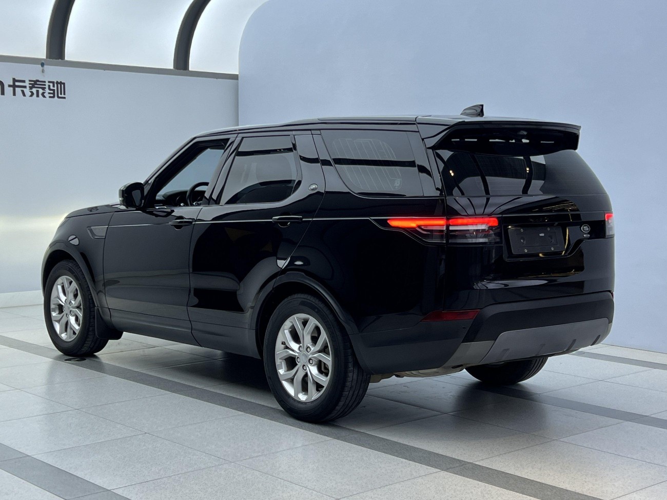 Land Rover Discovery 2018