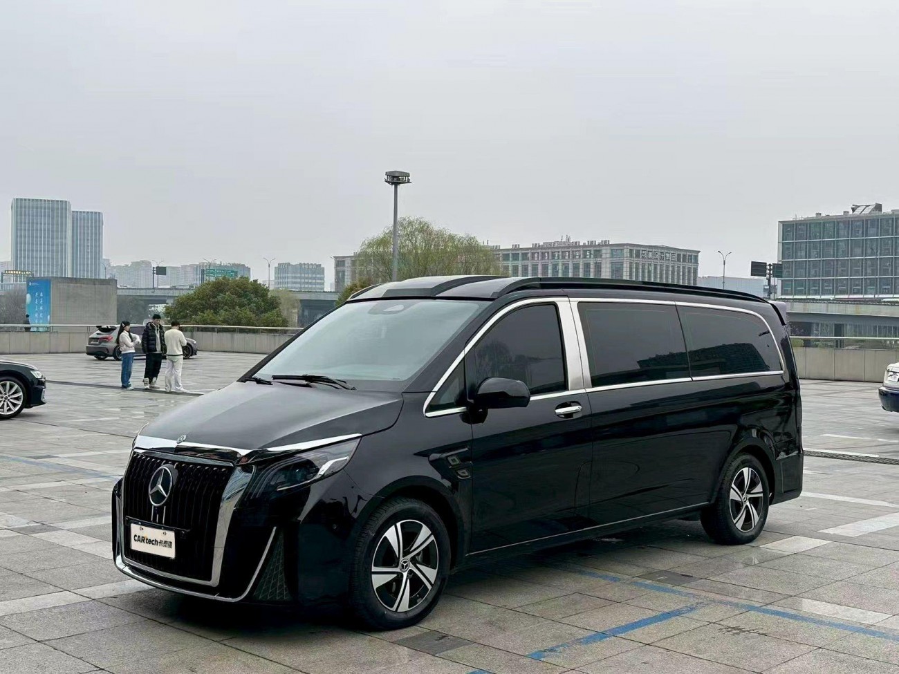 Mercedes-Benz 2024 2025
