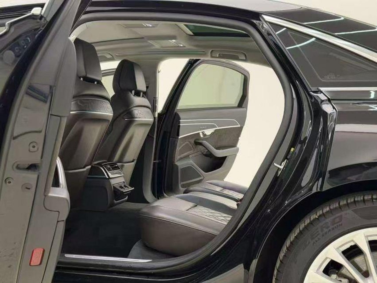 Audi A8L 50 TFSI 2022