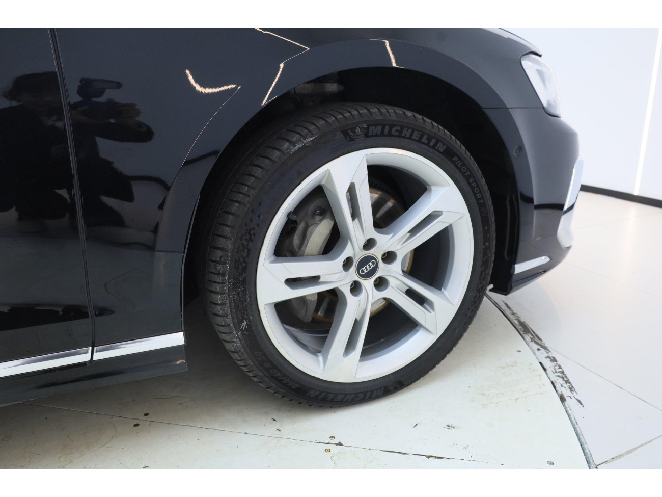 Audi A8L 50 TFSI 2023