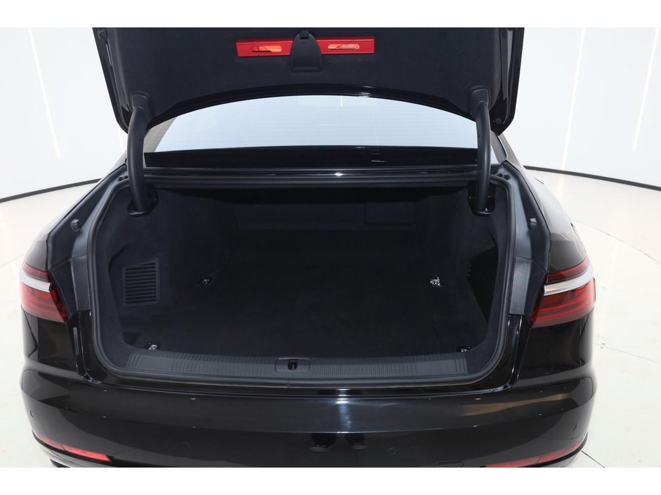 Audi A8L 50 TFSI 2023