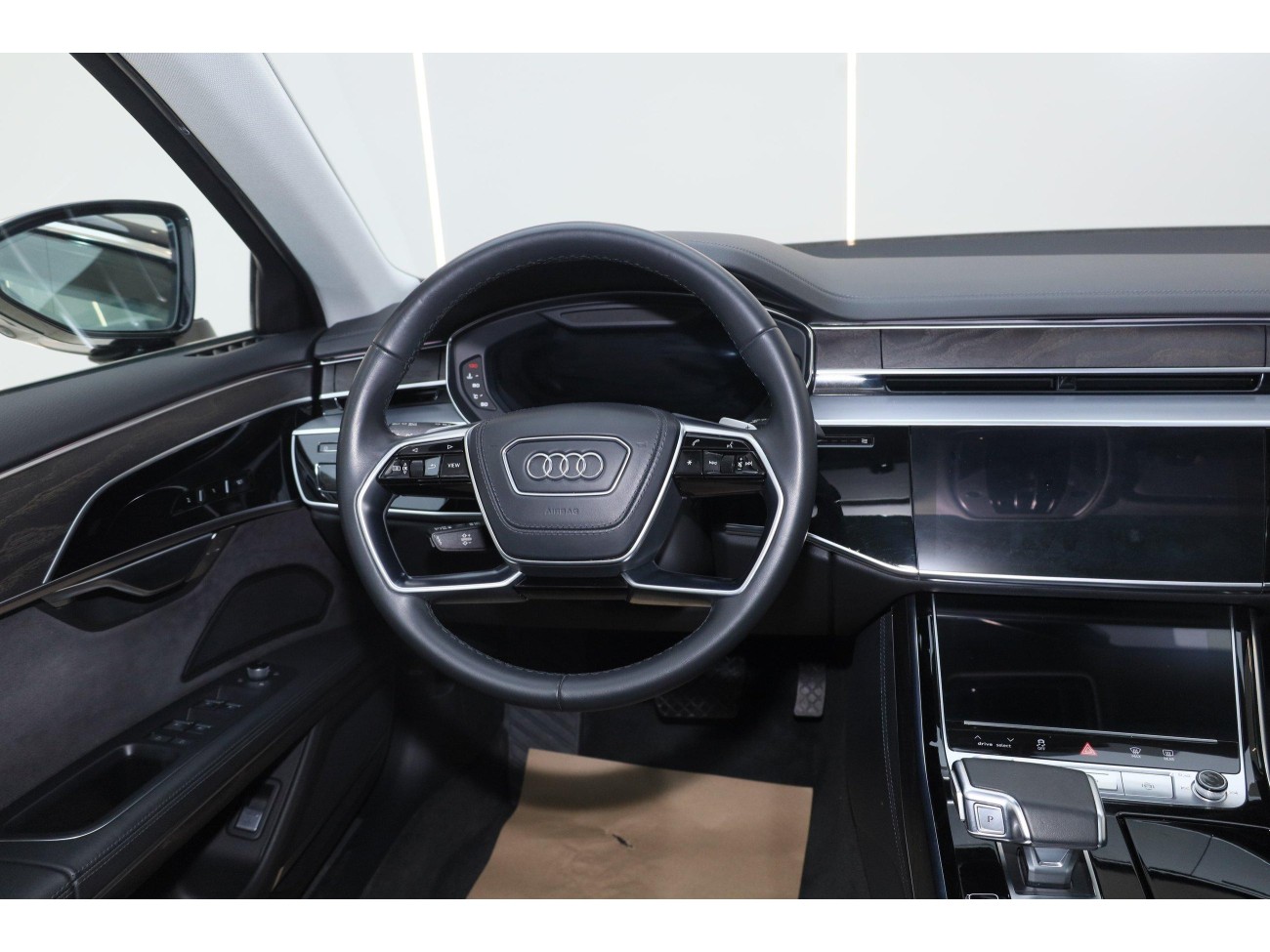 Audi A8L 50 TFSI 2023