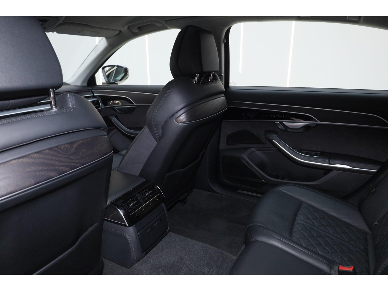 Audi A8L 50 TFSI 2023