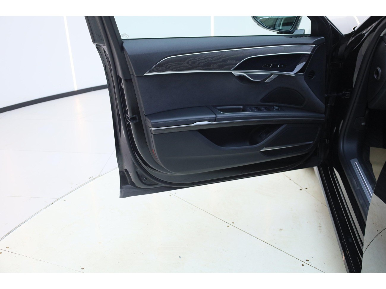 Audi A8L 50 TFSI 2023