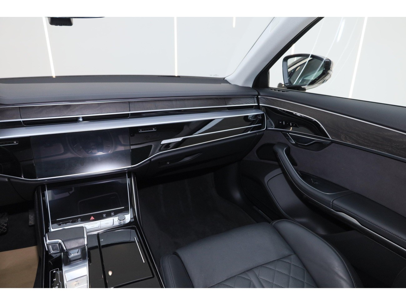 Audi A8L 50 TFSI 2023