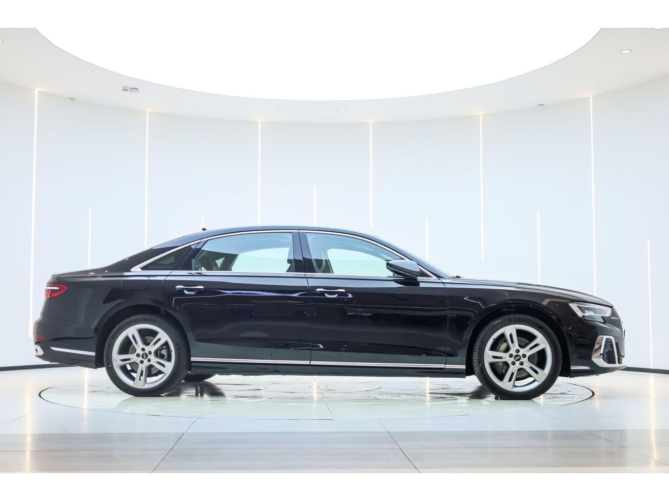 Audi A8L 50 TFSI 2023