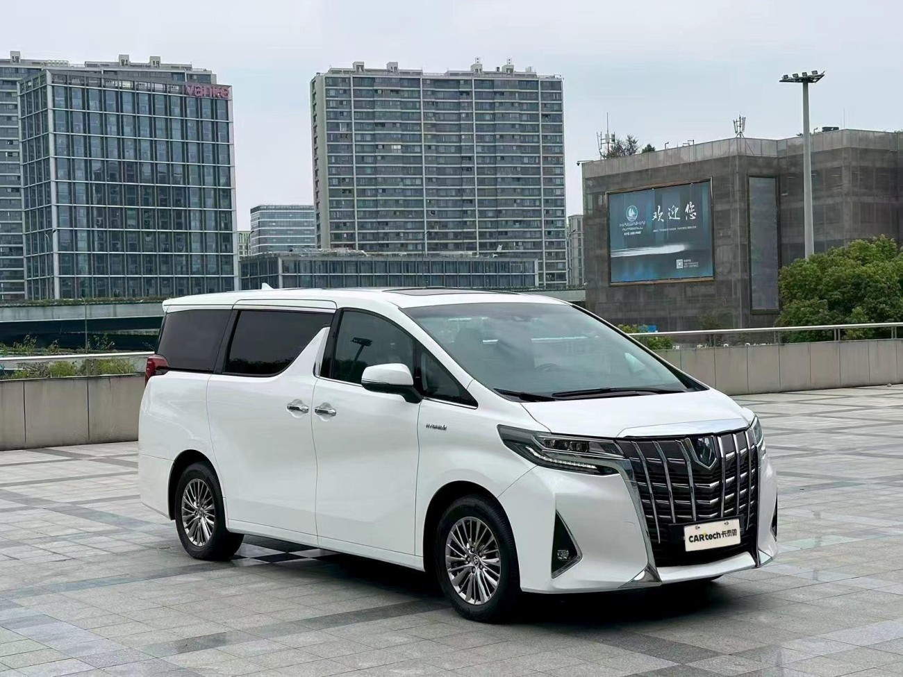 Toyota Alphard 2022