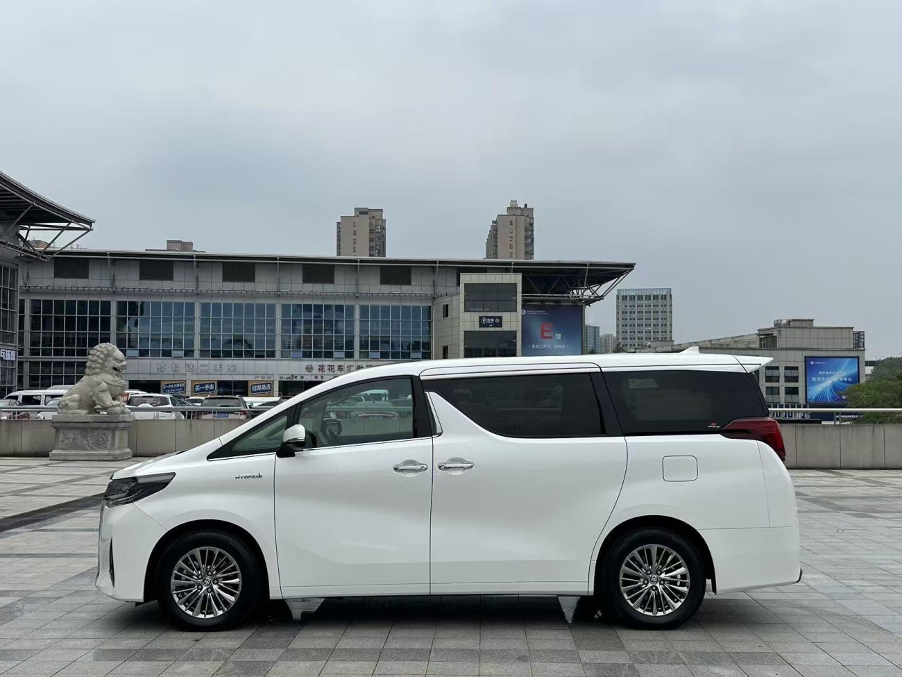 Toyota Alphard 2022