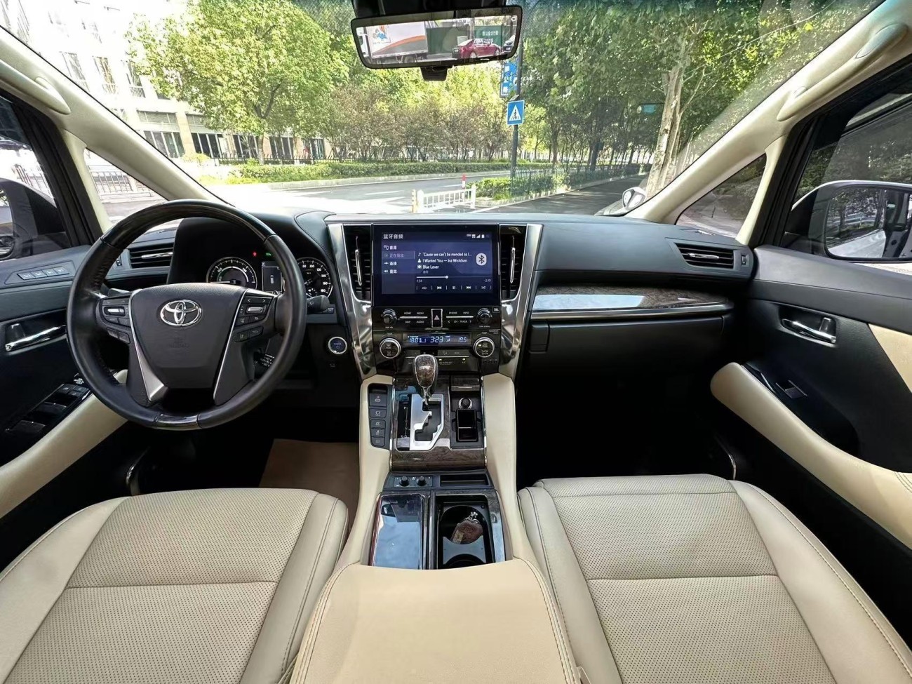 Toyota Vellfire 2022