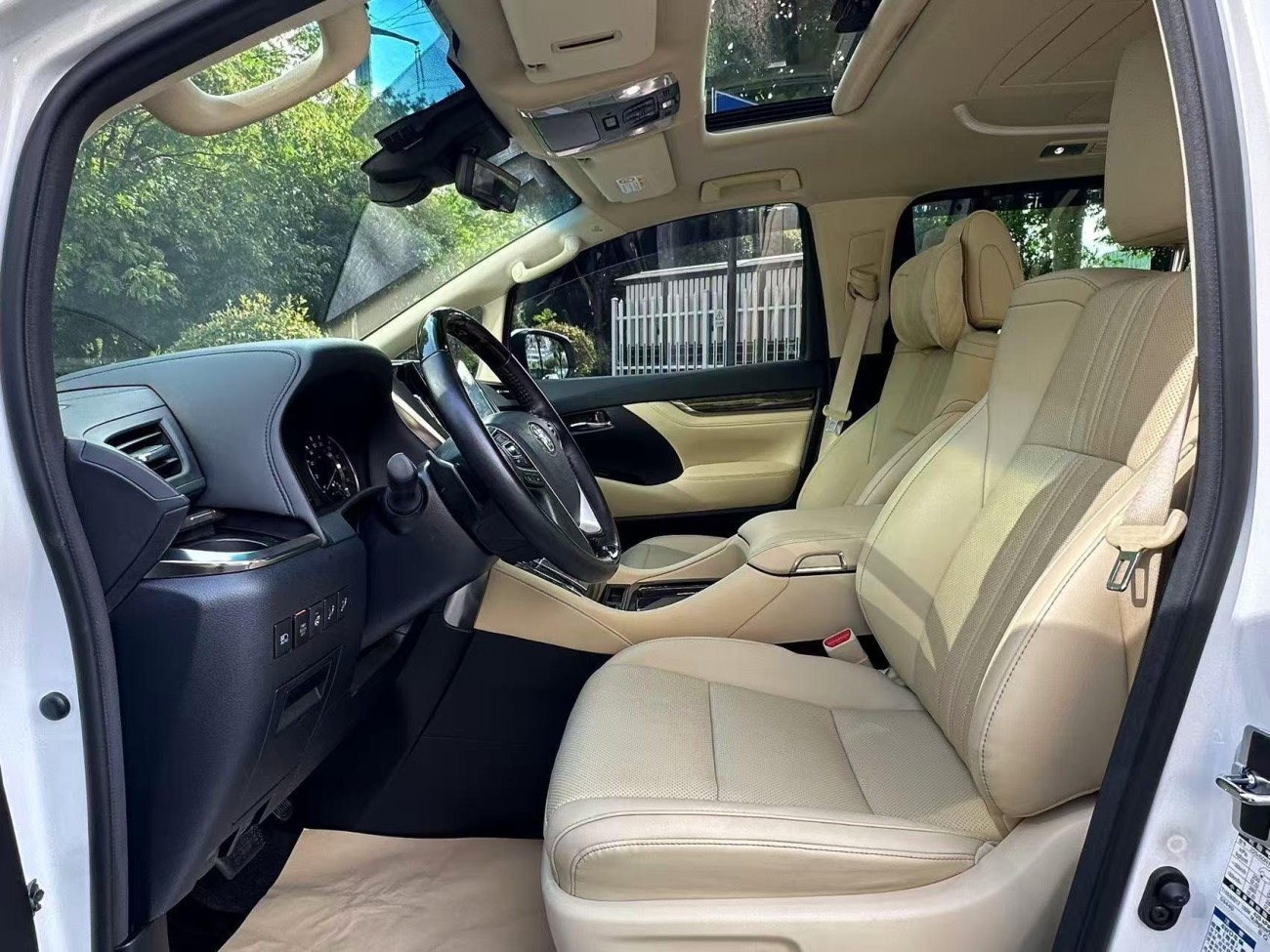 Toyota Vellfire 2022