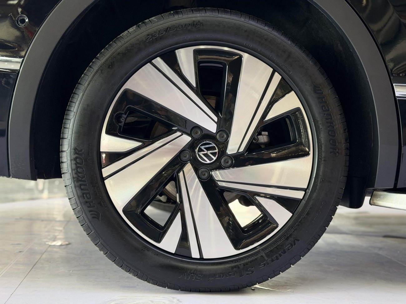 Volkswagen Tiguan L 2023