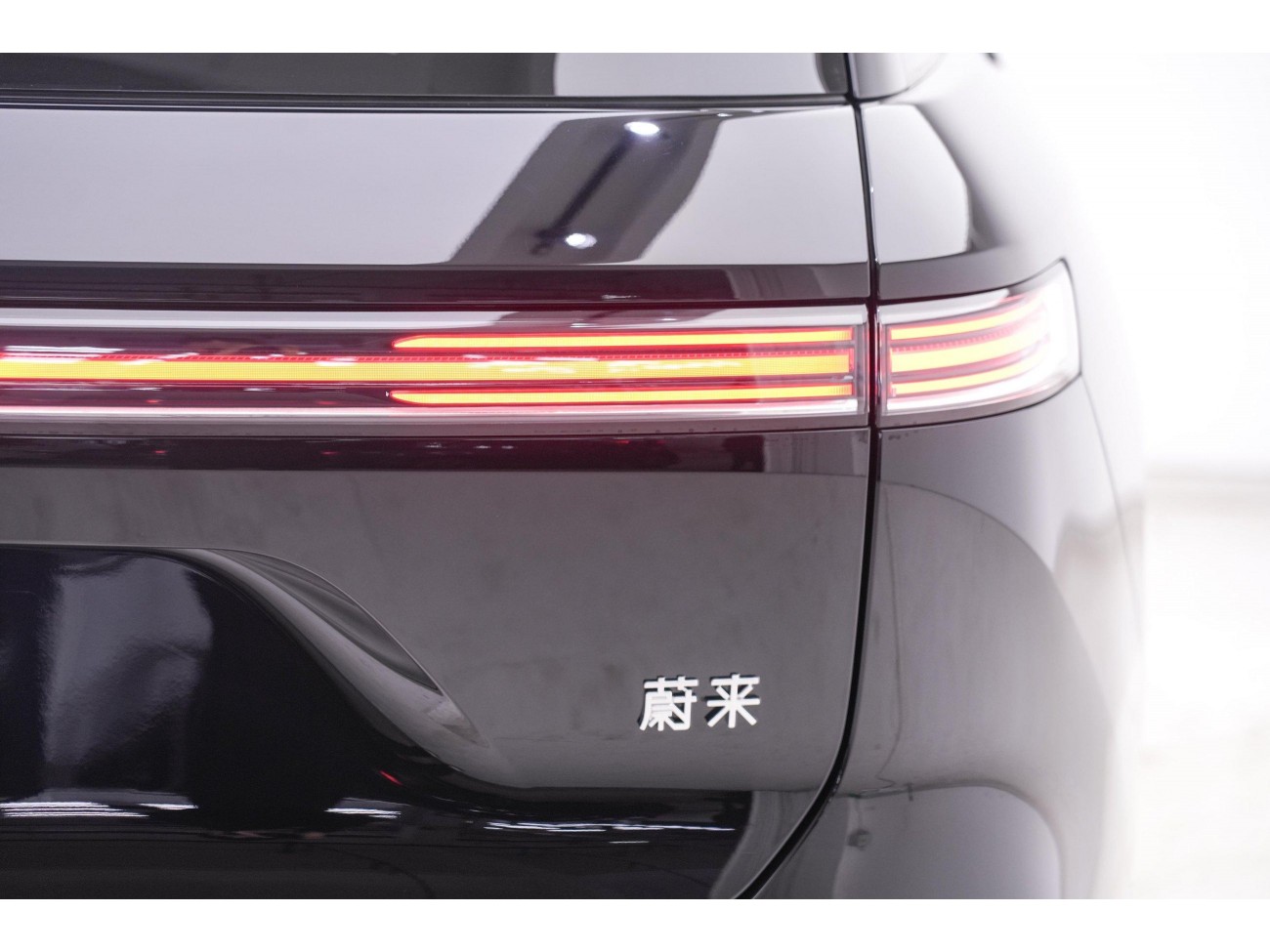 NIO ES8 2025