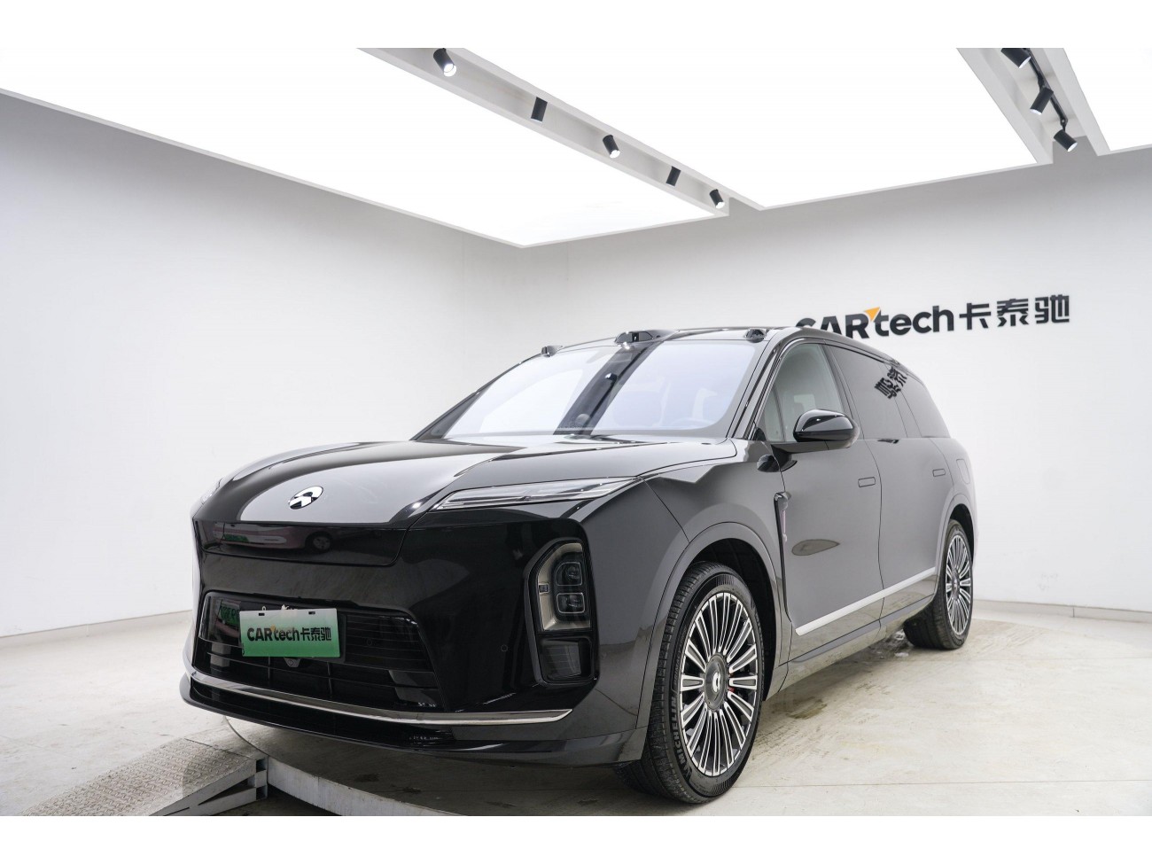 NIO ES8 2025
