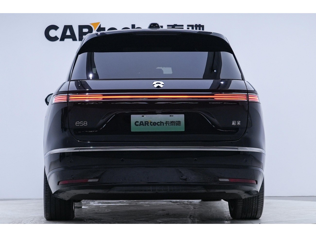 NIO ES8 2025
