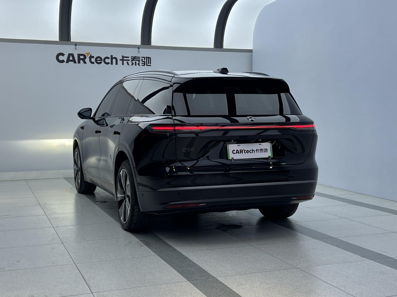 NIO ES8 2023