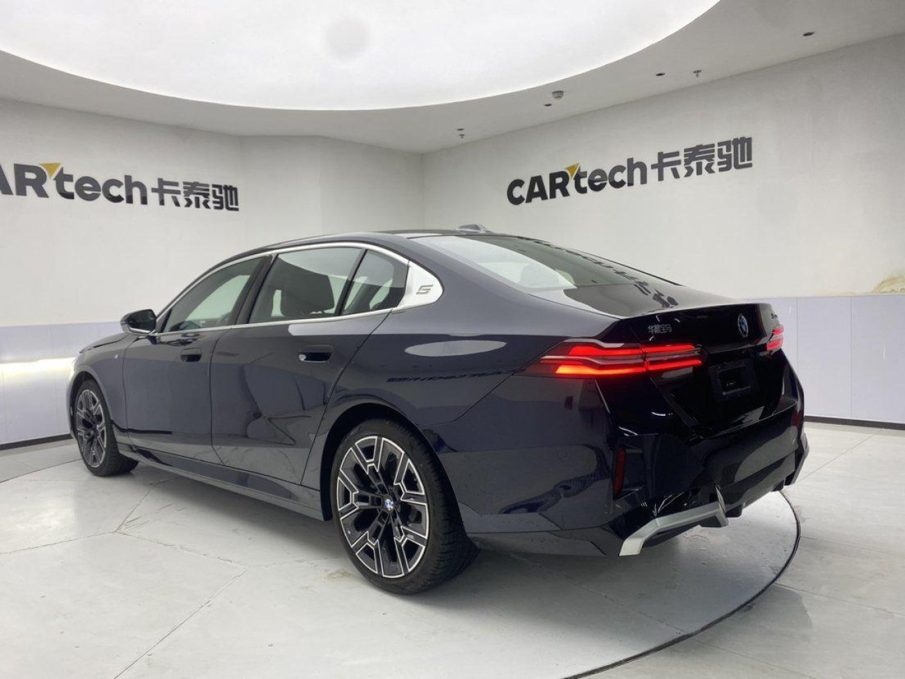 BMW 530Li 2025