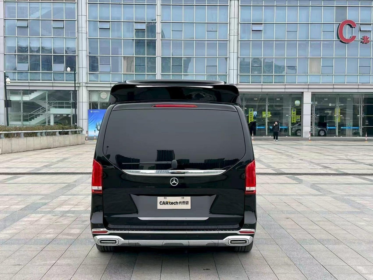 Mercedes-Benz V 2024