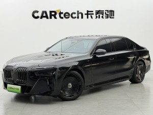 BMW i7 2025