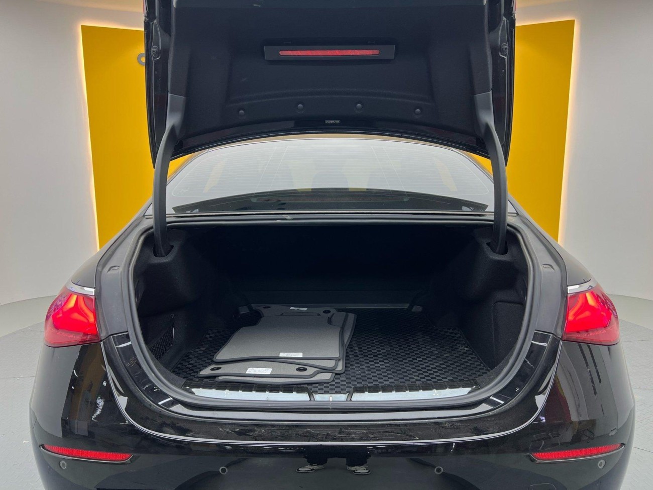 Mercedes-Benz E 300 L 2024