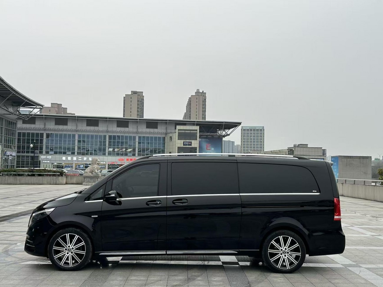 Mercedes-Benz V 2023