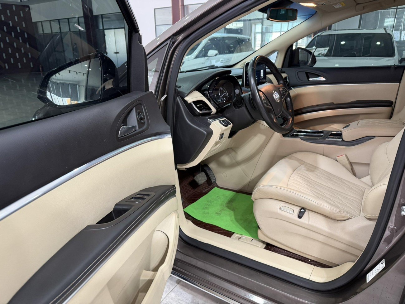 Buick GL8 2023