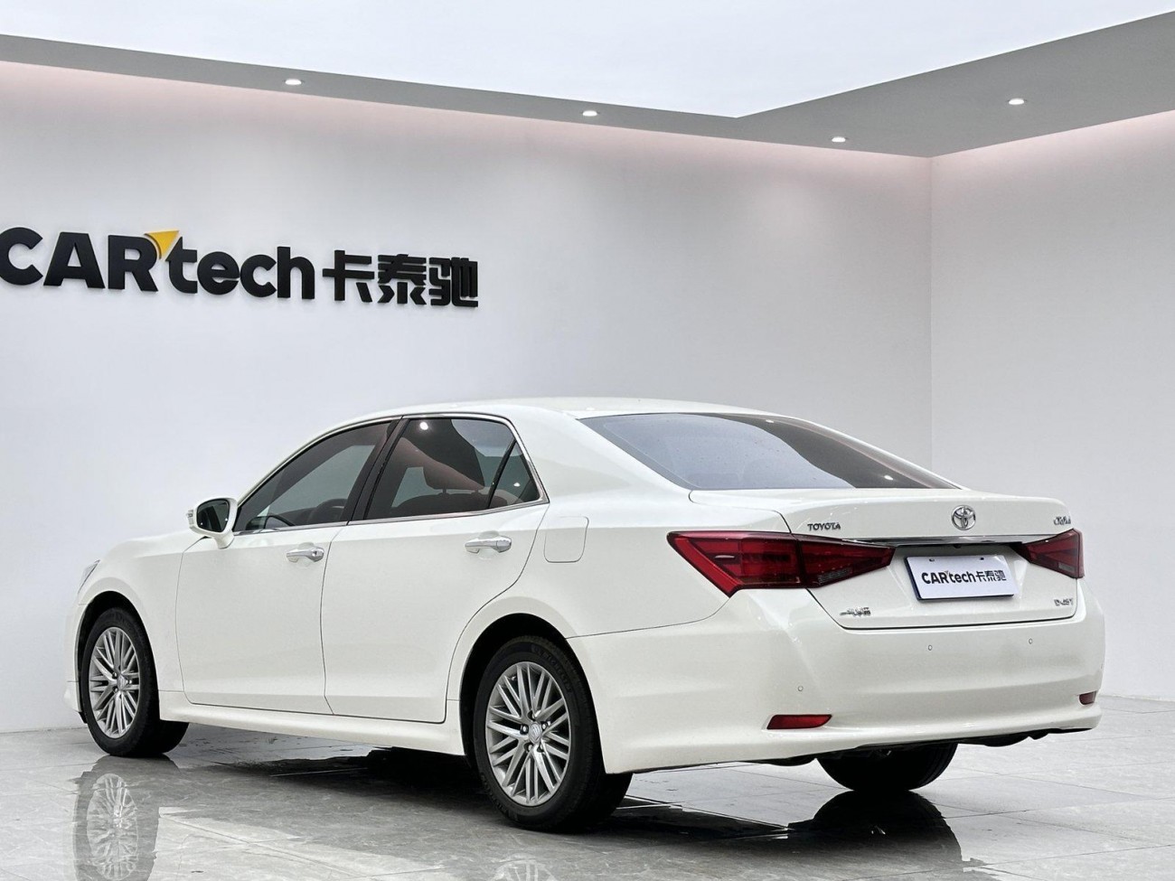 Toyota Crown 2017