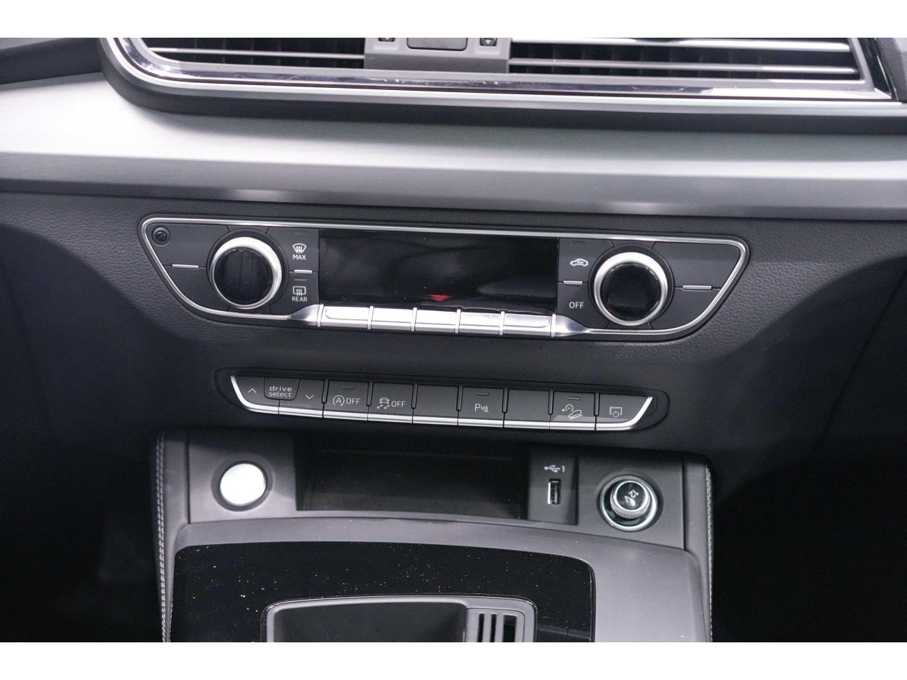 Audi Q5L 40 TFSI 2024