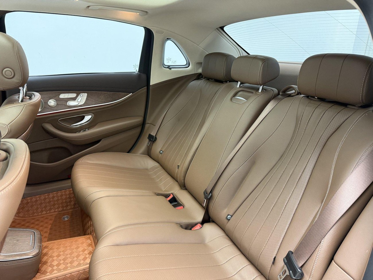 Mercedes-Benz E 300 L 2022