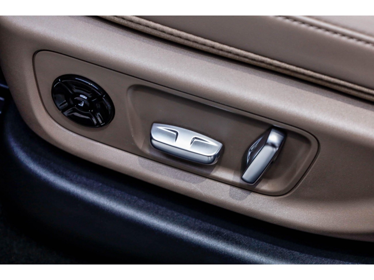 Li Auto L6 2025