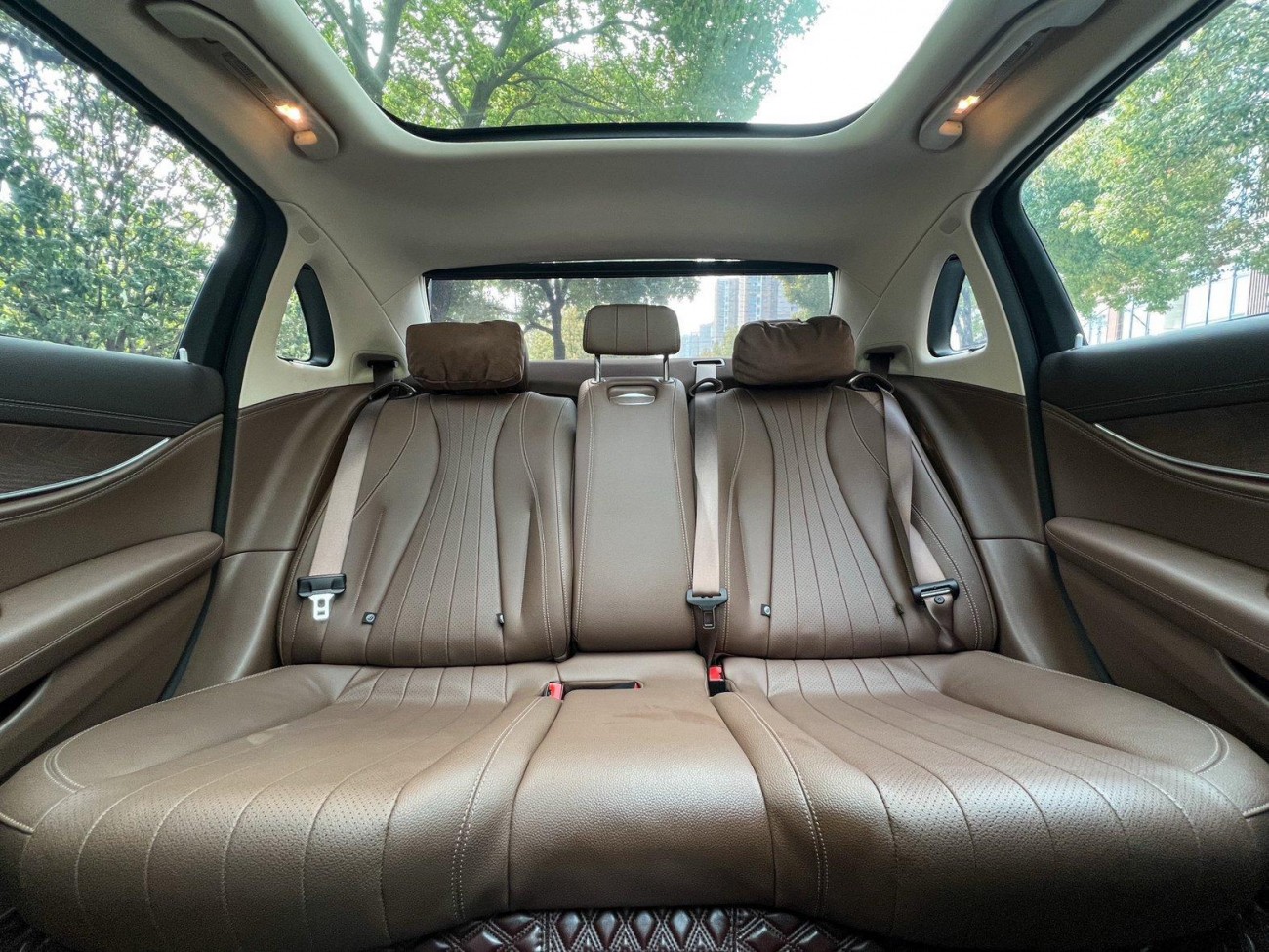 Mercedes-Benz E 300 L 2022