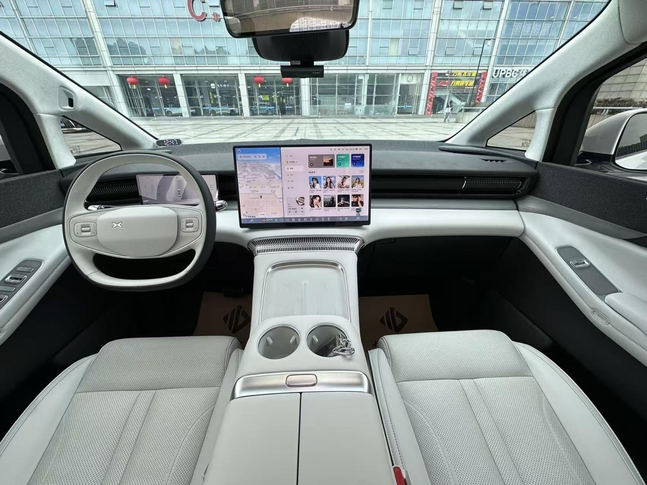 Xpeng X9 2025