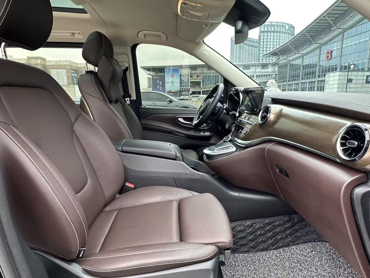 Mercedes-Benz V 2023