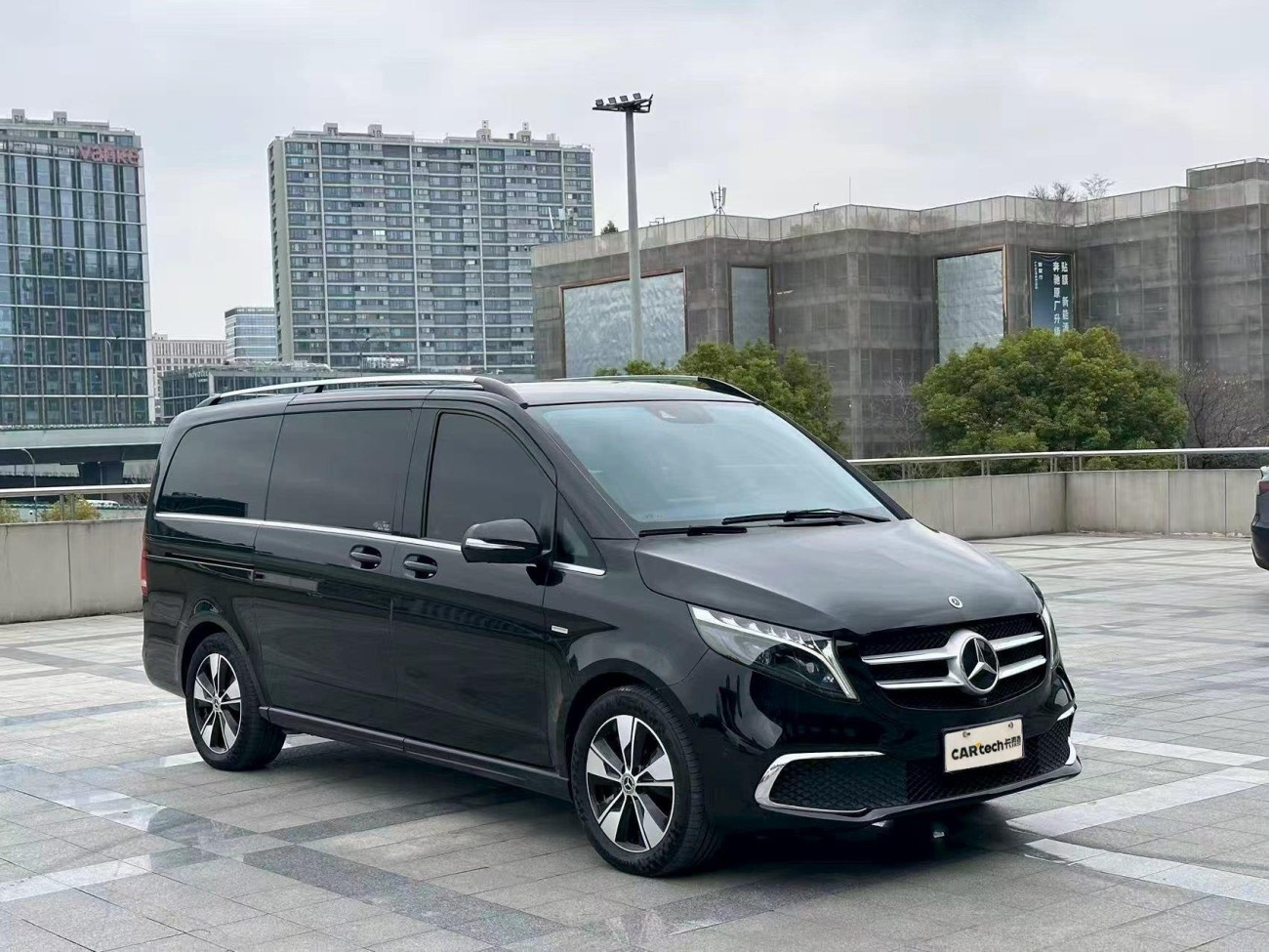 Mercedes-Benz V 2023