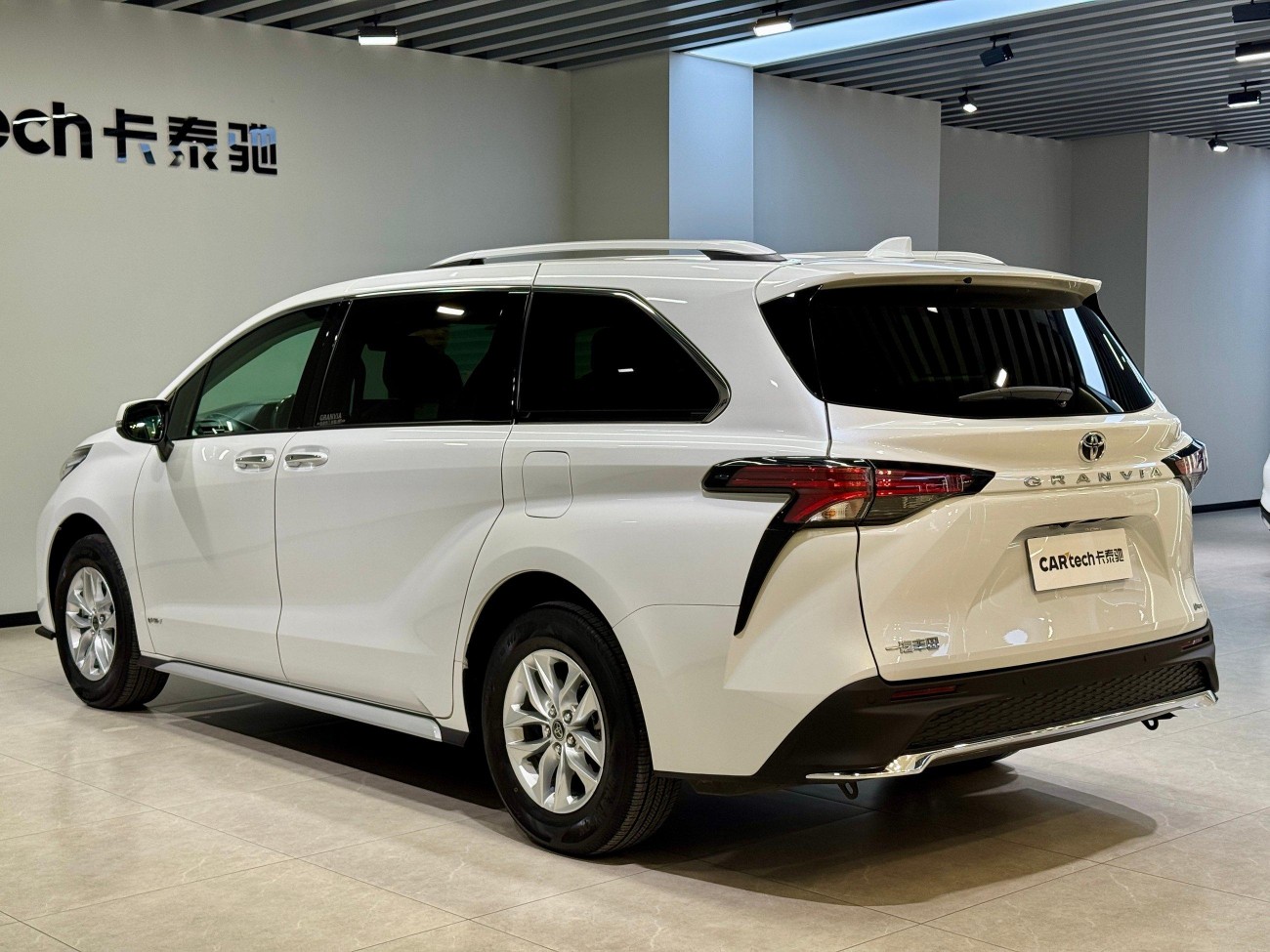 Toyota Granvia 2025