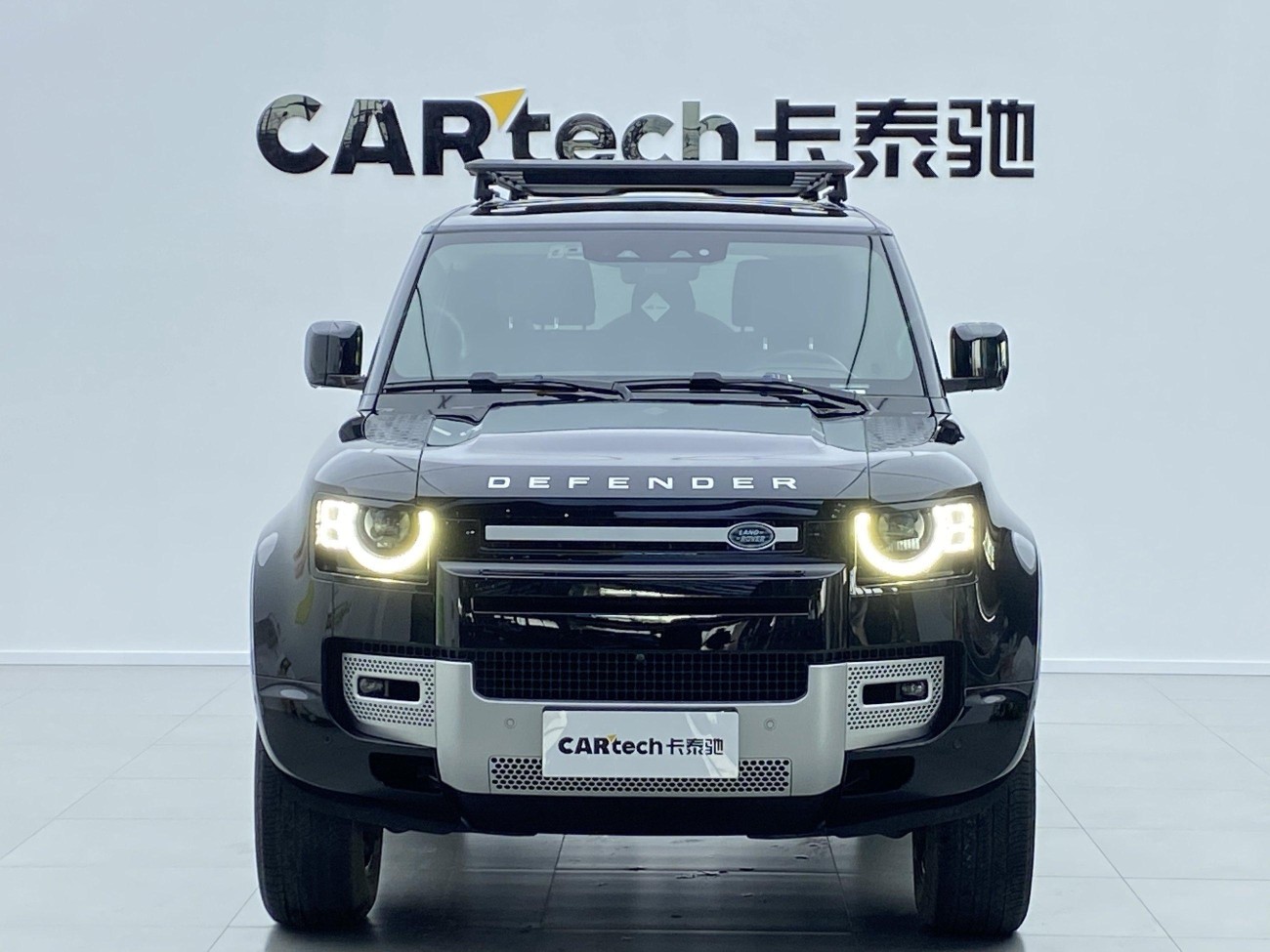 Land Rover Defender 2023