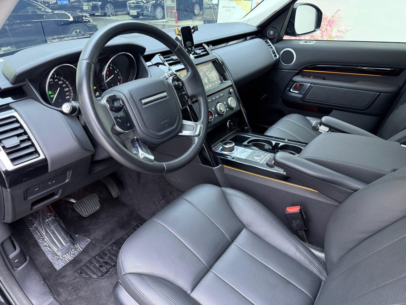 Land Rover Discovery 2019