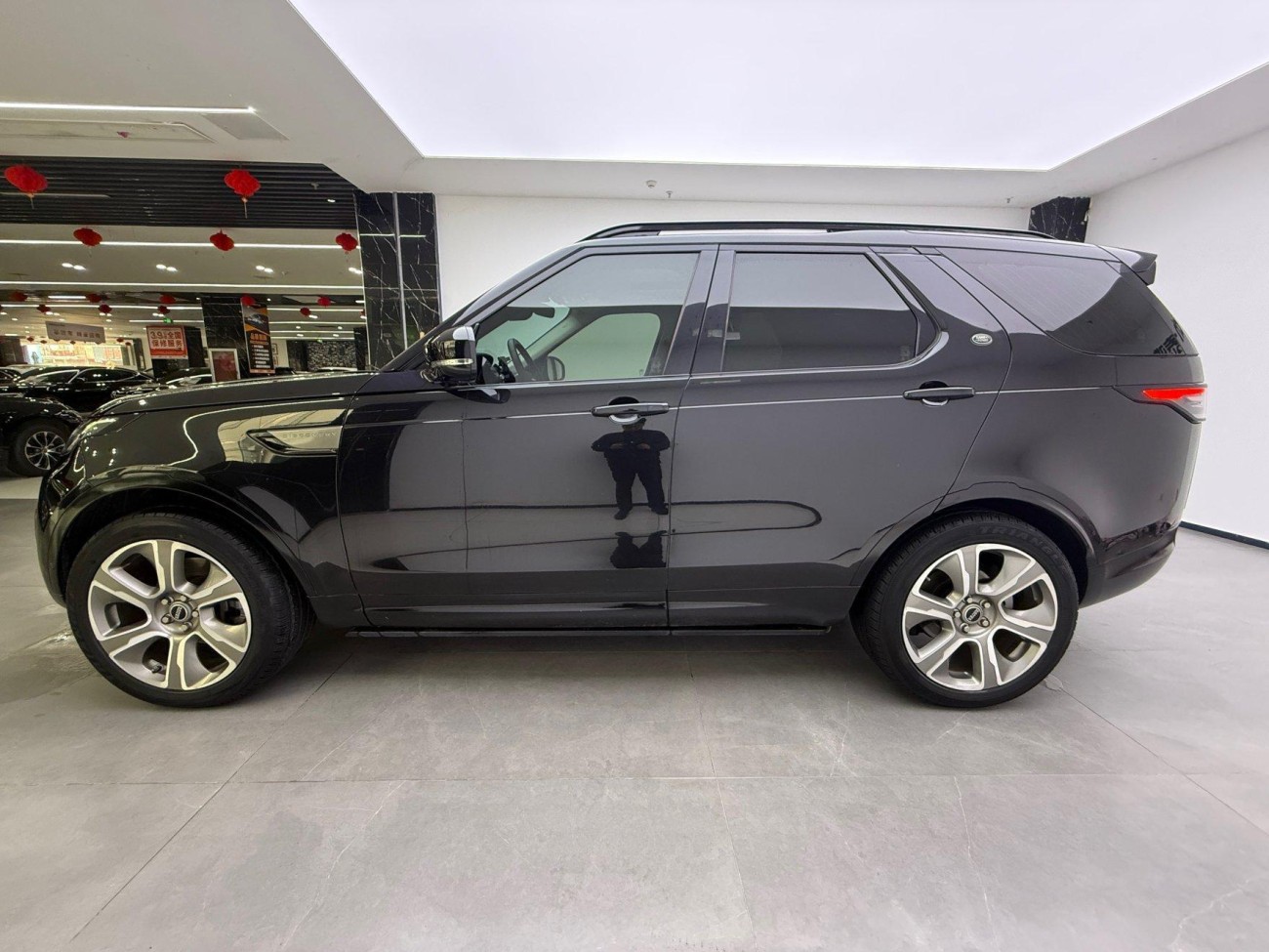 Land Rover Discovery 2019