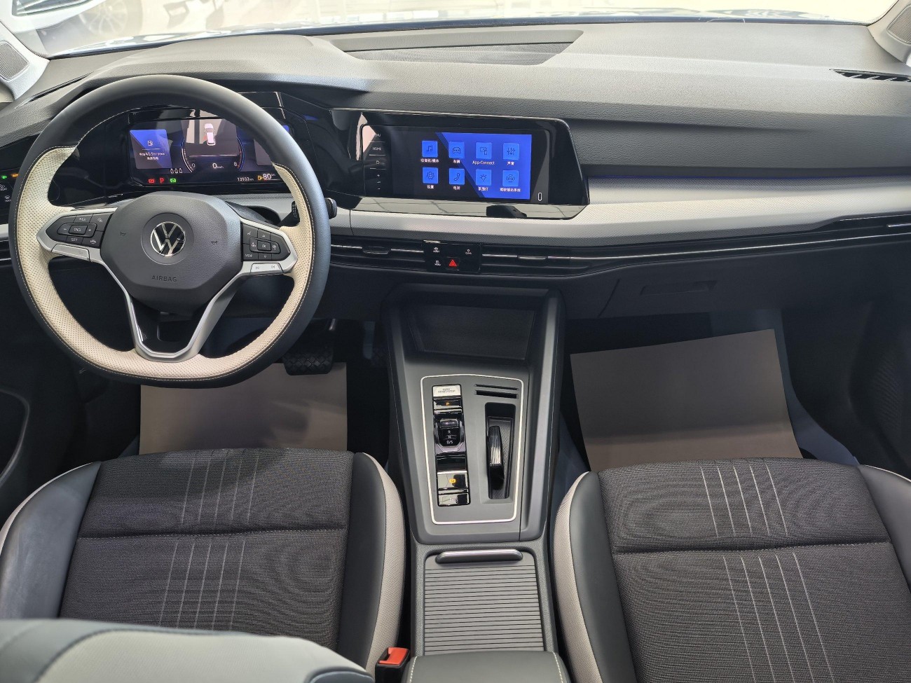 Volkswagen Golf 2024