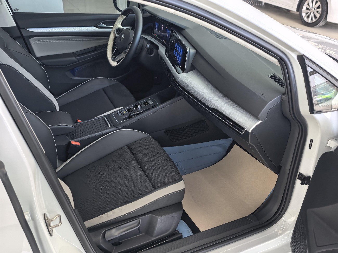 Volkswagen Golf 2024