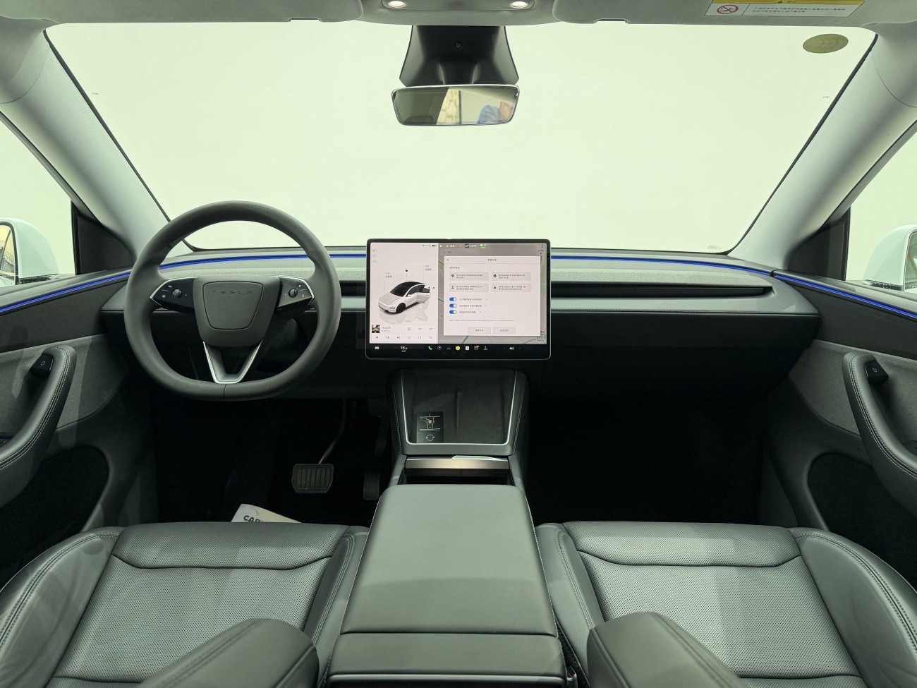 Tesla Model Y 2025
