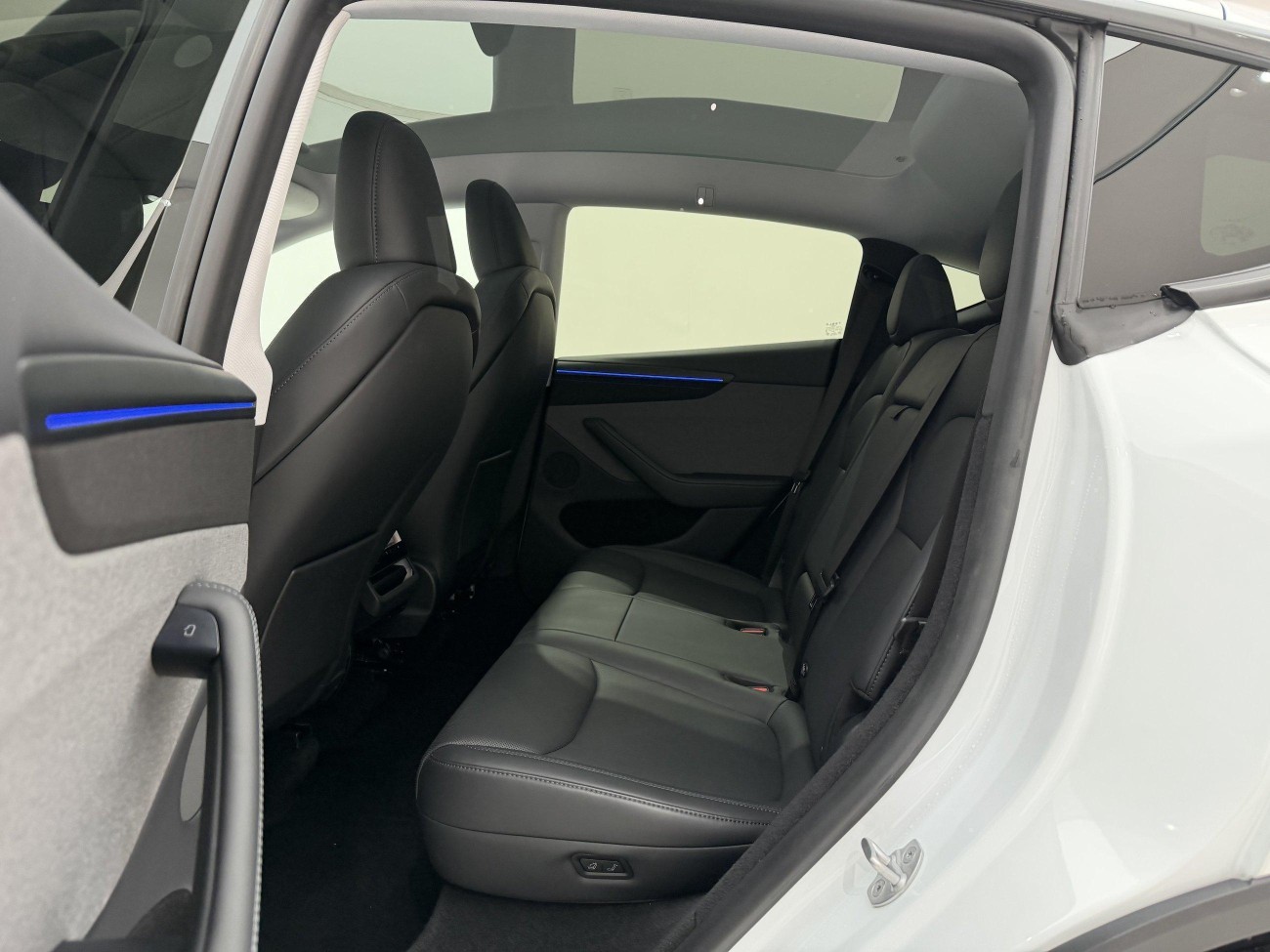 Tesla Model Y 2025