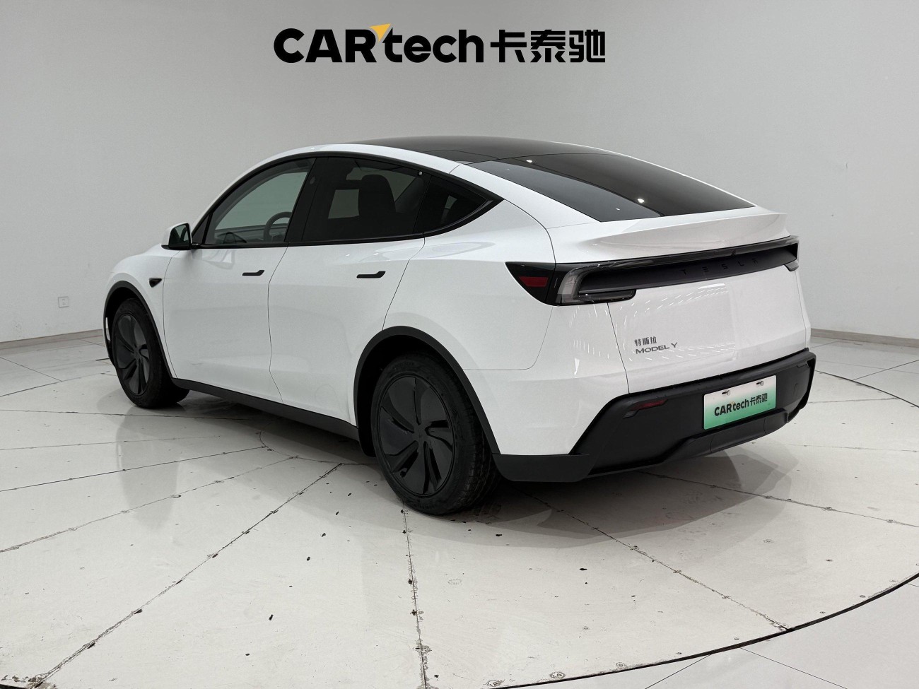 Tesla Model Y 2025