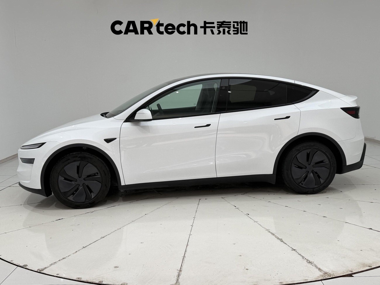 Tesla Model Y 2025