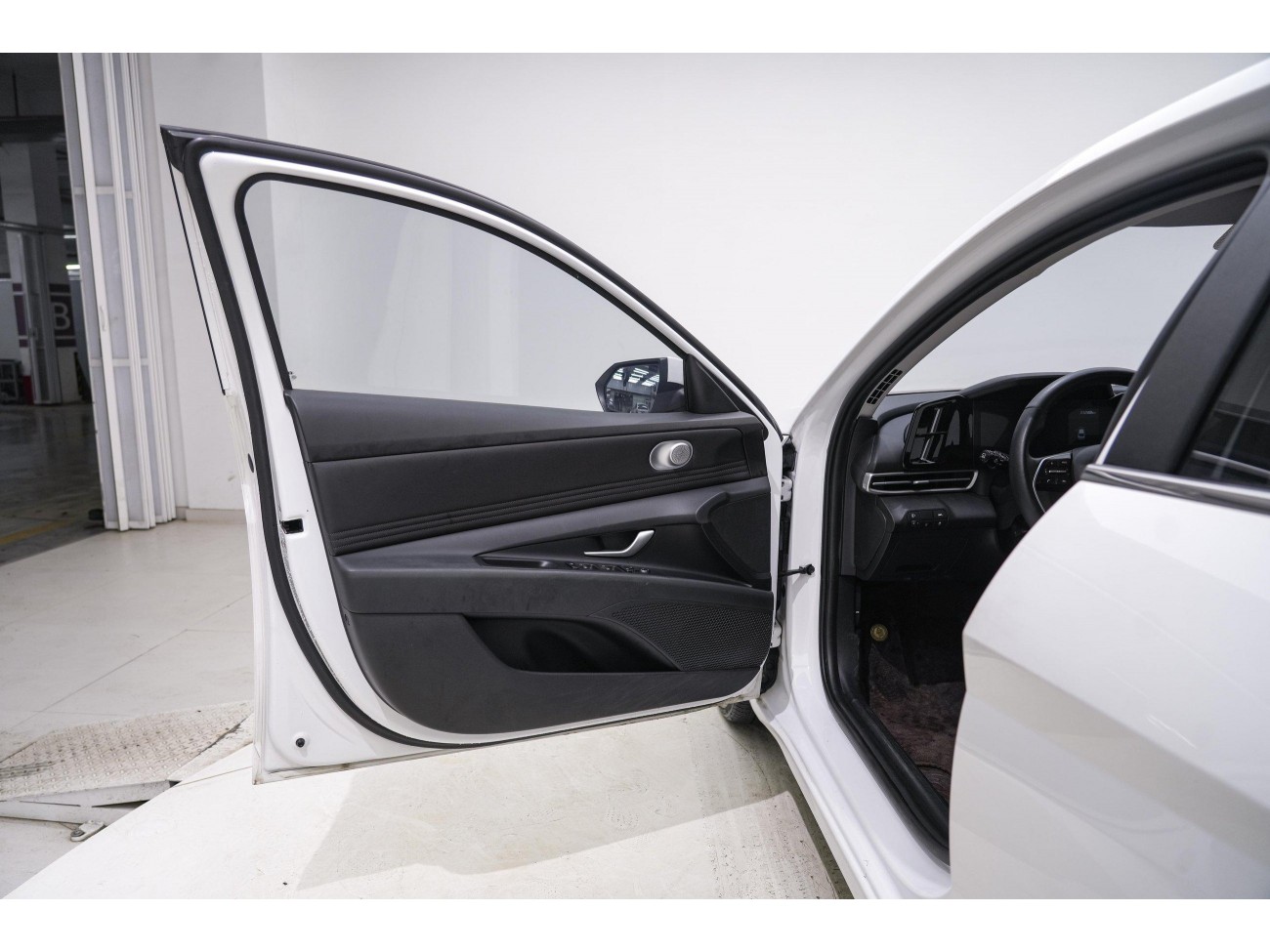 Hyundai Elantra 2023