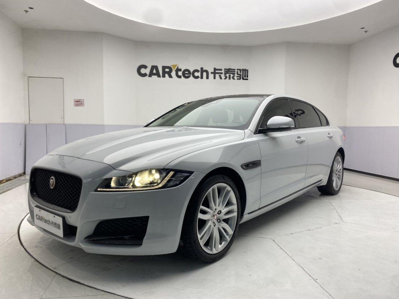 Jaguar XFL 2020