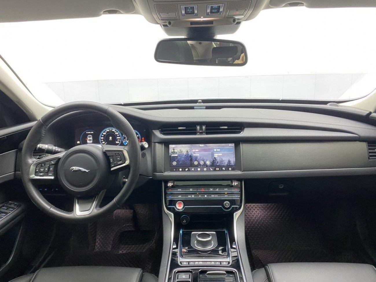Jaguar XFL 2020